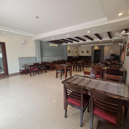 Hotel Lemon Park Haldwāni Esterno foto