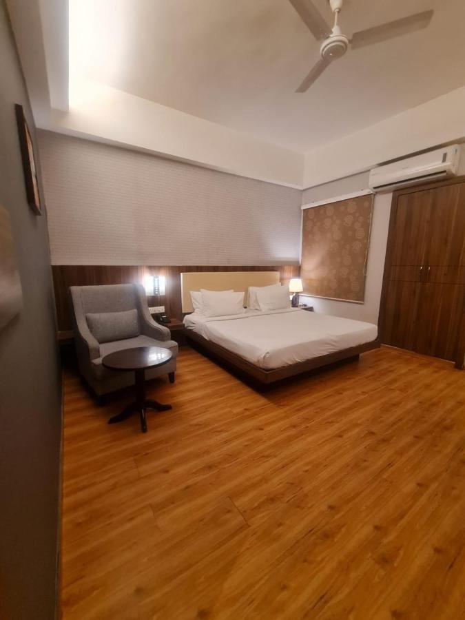Hotel Lemon Park Haldwāni Esterno foto